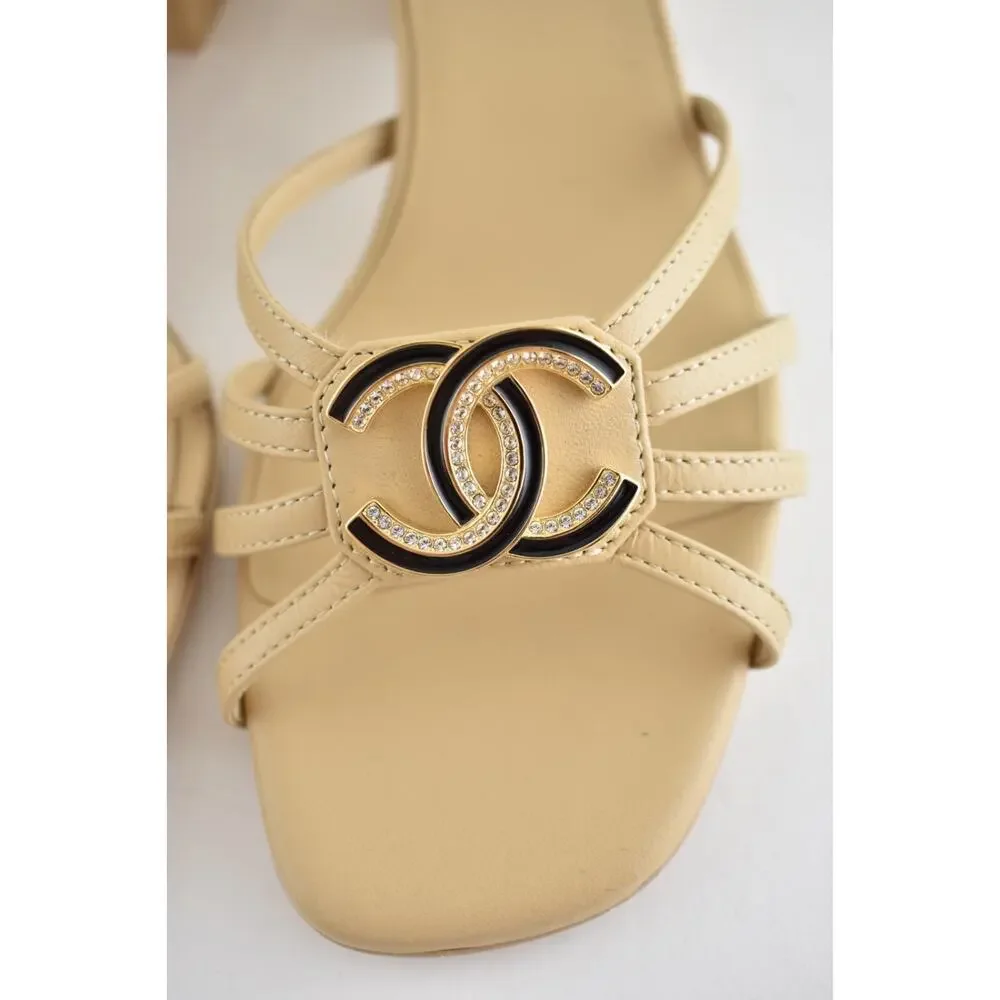CHANEL 25p beige